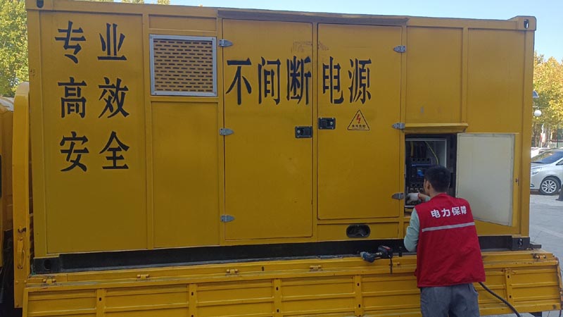 巢湖柴油发电机组和UPS电源配合使用时，如何避免切换过程中的电力中断？