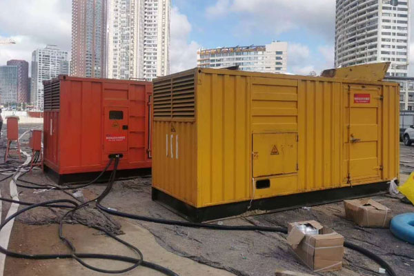 巢湖压力测试时，发电机组的燃油系统需要达到多少压力？